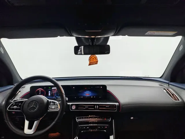 Mercedes-Benz EQC — Фото автомобиля 3