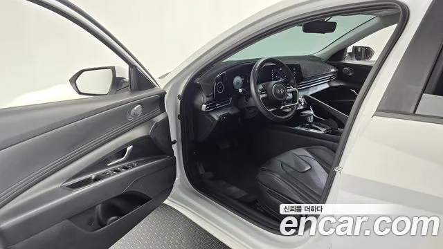 Hyundai AVANTE Новый Avante (CN7) — Фото автомобиля 9
