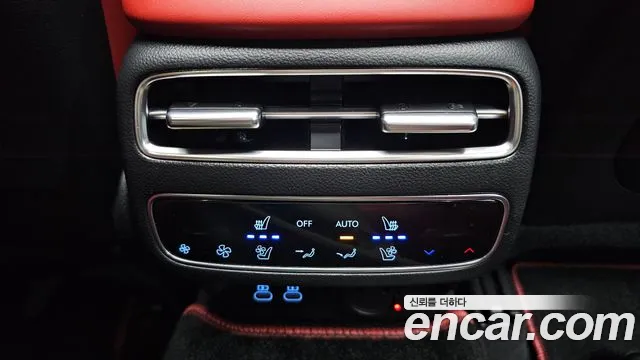 Genesis GV70 — Фото автомобиля 24