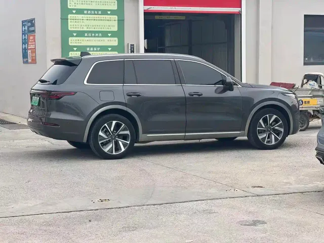Li Auto ONE — Фото автомобиля 9