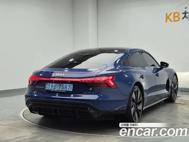 Audi e-tron GT — Фото автомобиля 3