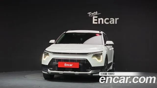 Kia Niro The All New Niro Signature — Фото автомобиля 3