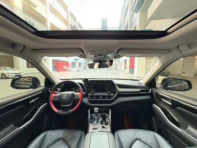 Toyota Highlander — Фото автомобиля 5