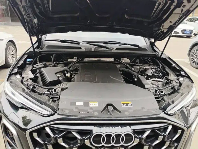 Audi Q5L — Фото автомобиля 9
