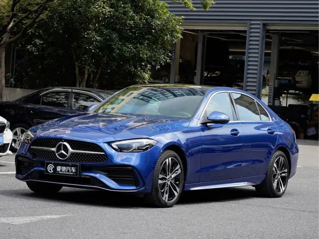 Фотография автомобиля — Mercedes-Benz C-Class