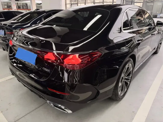 Mercedes-Benz E-Class — Фото автомобиля 15