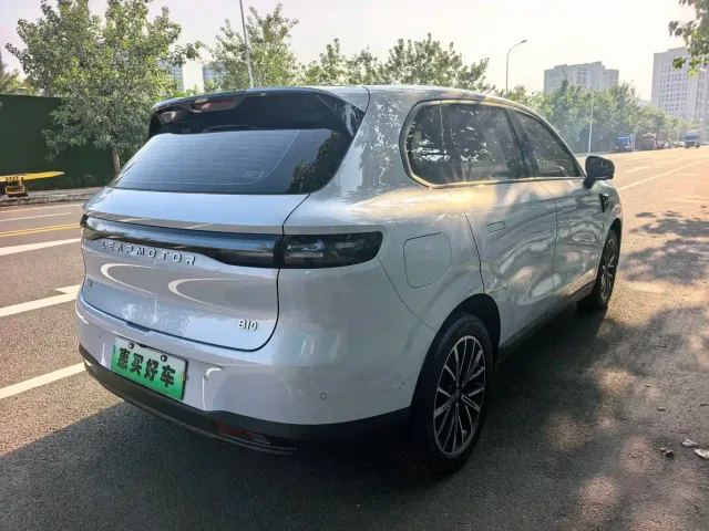 Leapmotor B10 — Фото автомобиля 15