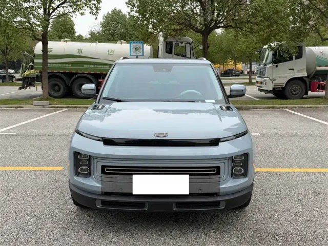 Geely ICON — Фото автомобиля 11