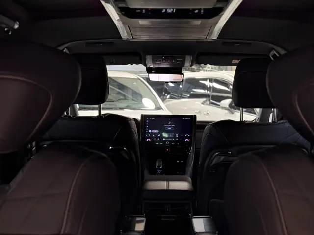 Toyota Alphard — Фото автомобиля 23