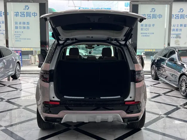 Land Rover Discovery Sport — Фото автомобиля 15