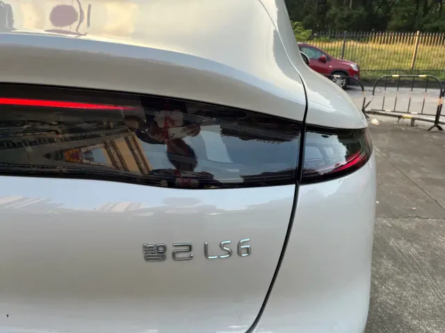 IM Motors LS6 — Фото автомобиля 17