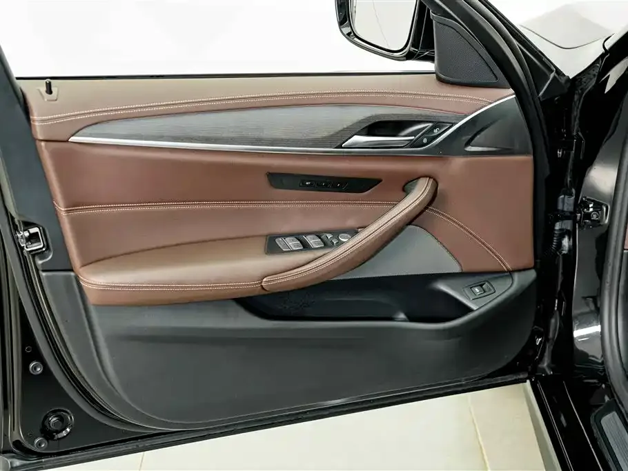 BMW BMW 5 Series 2022 Facelift 530Li Leading M Sport Package — Фото автомобиля 16