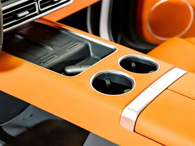 Li Auto L8 — Фото автомобиля 16