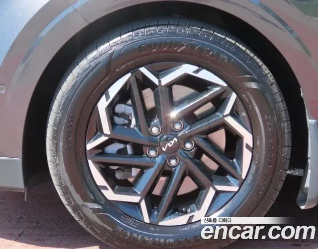Kia Carnival Generation 4 — Фото автомобиля 5