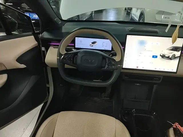 Lynk & Co Z20 — Фото автомобиля 10