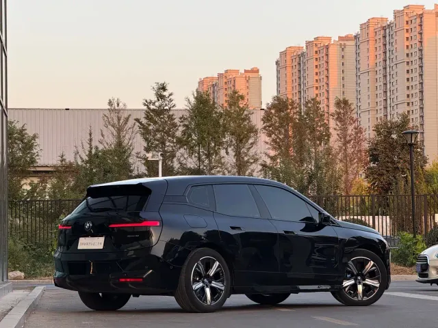 BMW BMW iX 2022 xDrive40 — Фото автомобиля 24