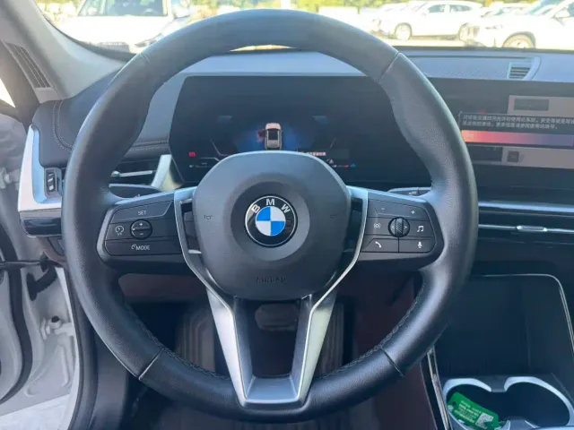 BMW X1 — Фото автомобиля 12