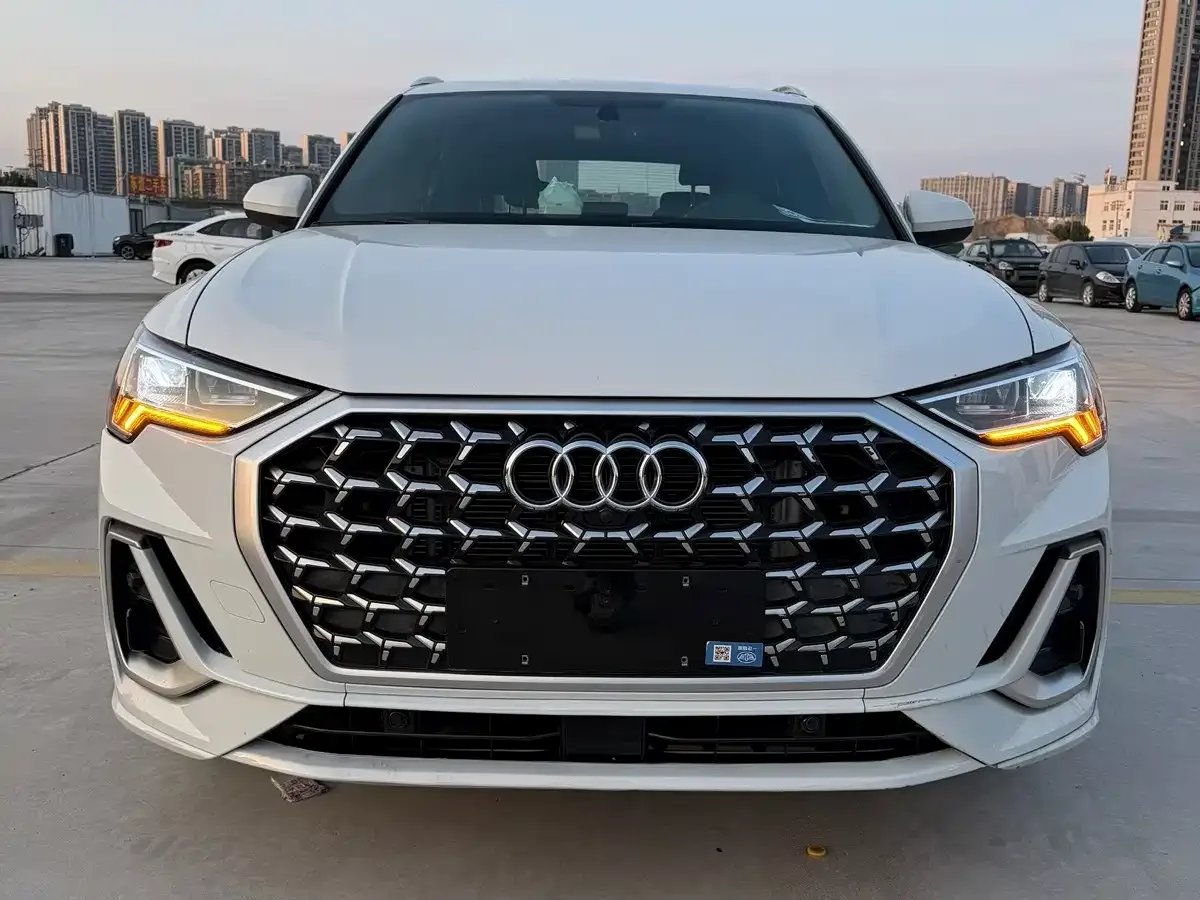 Audi Audi Q3 2024 35 TFSI Fashion Sport — Фото автомобиля 2