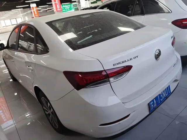 Buick Excelle — Фото автомобиля 9