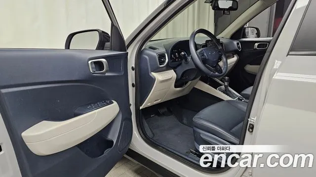 Hyundai Venue — Фото автомобиля 15