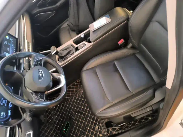 Geely Emgrand — Фото автомобиля 14