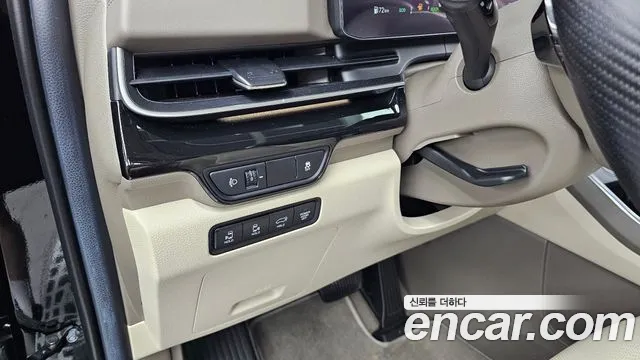 Kia Carnival Generation 4 — Фото автомобиля 20