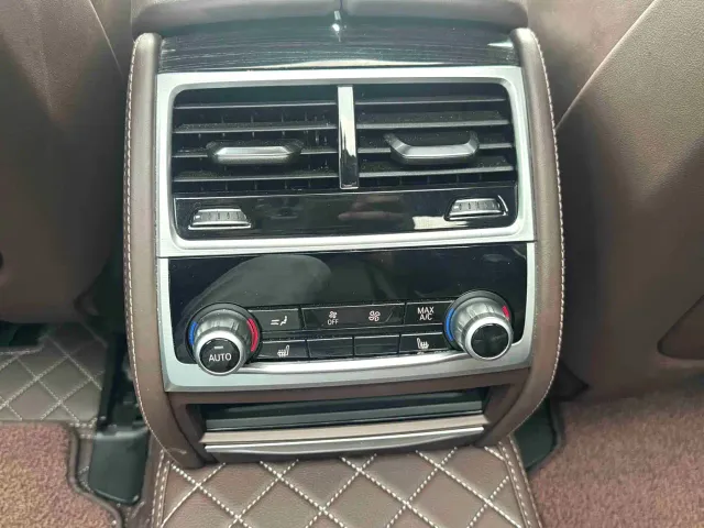 BMW 7 Series — Фото автомобиля 11