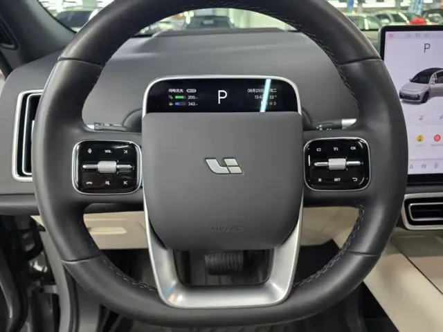 Li Auto L7 — Фото автомобиля 7