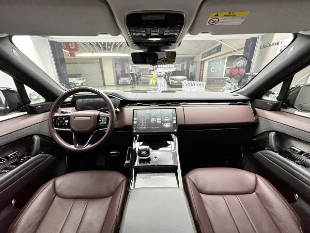 Land Rover Range Rover Sport — Фото автомобиля 9