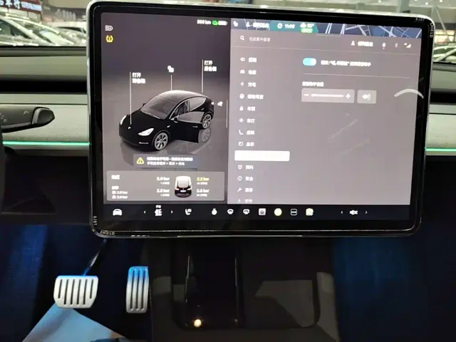 Tesla Model Y — Фото автомобиля 12