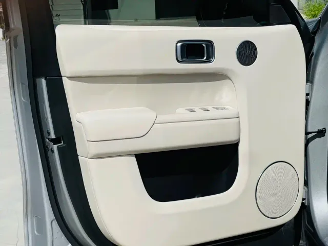 Li Auto L8 — Фото автомобиля 4