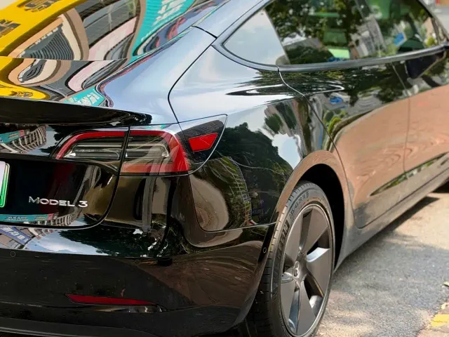 Tesla Model 3 — Фото автомобиля 5