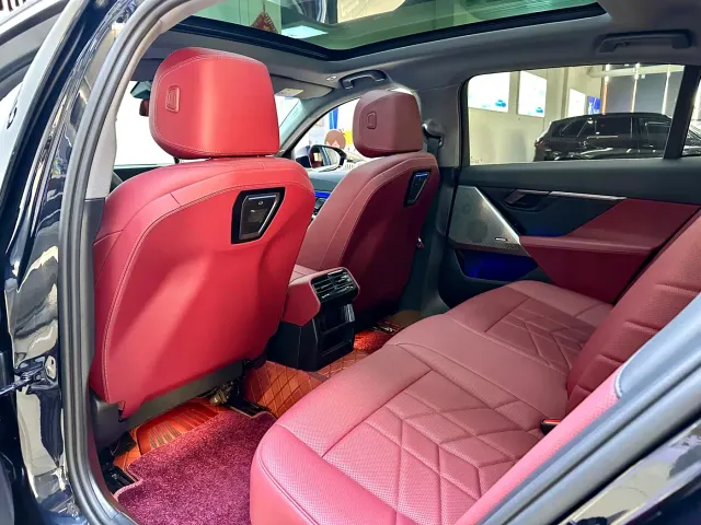 BMW 5 Series — Фото автомобиля 10