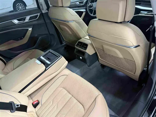 Audi A6L — Фото автомобиля 13