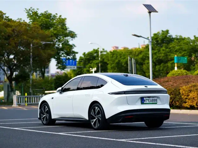 Nio ET5 — Фото автомобиля 4
