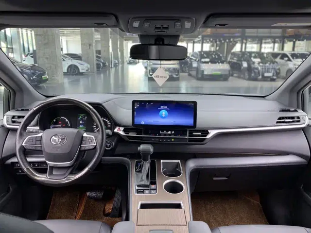 Toyota Granvia — Фото автомобиля 8