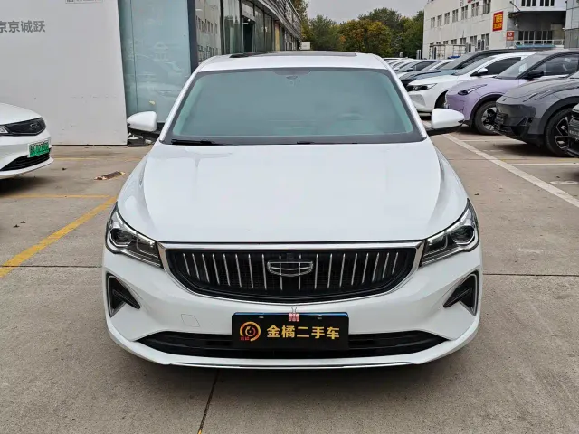 Geely Emgrand — Фото автомобиля 5