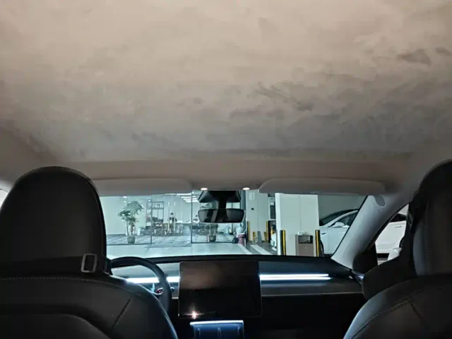 Tesla Model Y — Фото автомобиля 17