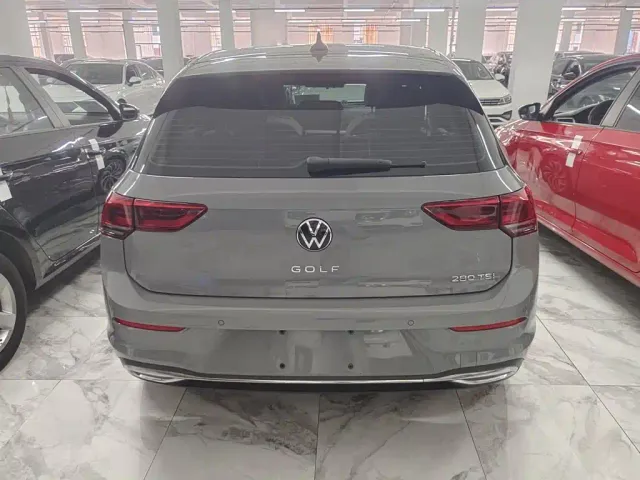 Volkswagen Golf — Фото автомобиля 9