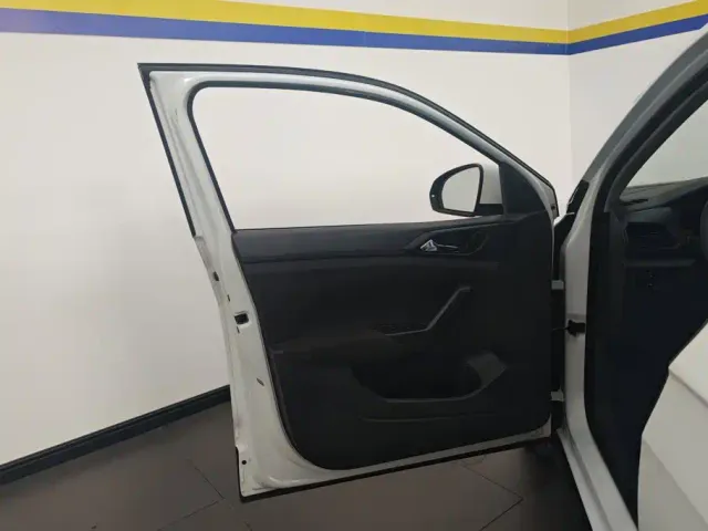Volkswagen T-Cross — Фото автомобиля 7