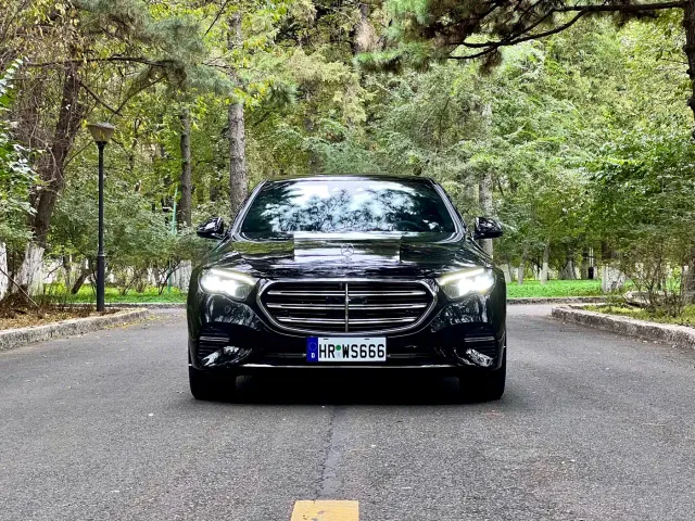 Mercedes-Benz E-Class — Фото автомобиля 5