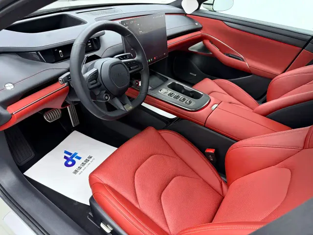 Xiaomi SU7 — Фото автомобиля 13