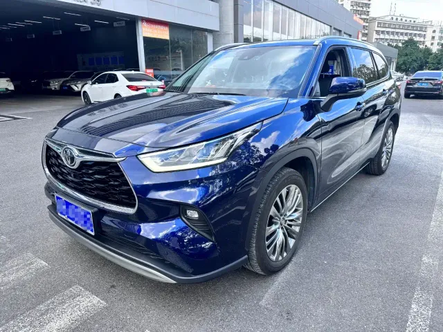 Фотография автомобиля — Toyota Highlander