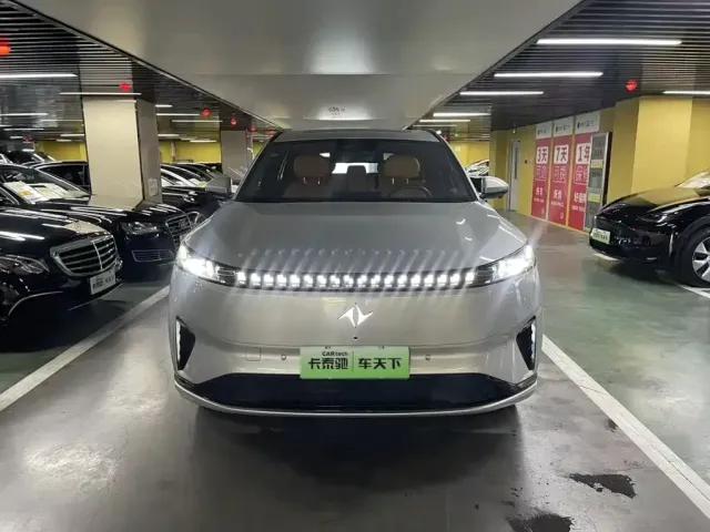 Dongfeng Yipai eπ008 2025 210Ultra Range Extender 5-Seater — Фото автомобиля 3