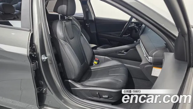 Hyundai Avante CN7 — Фото автомобиля 16