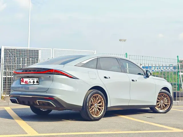 Geely Galaxy L6 — Фото автомобиля 2