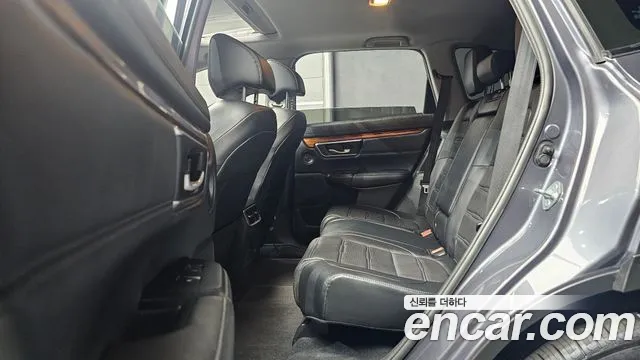 Honda CR-V Generation 5 — Фото автомобиля 12