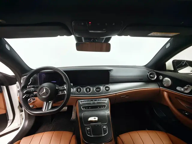 Mercedes-Benz E-Class — Фото автомобиля 17