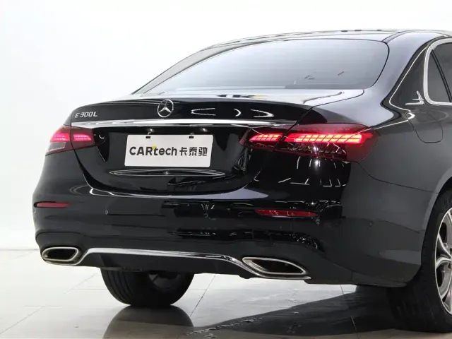 Mercedes-Benz E-Class — Фото автомобиля 9