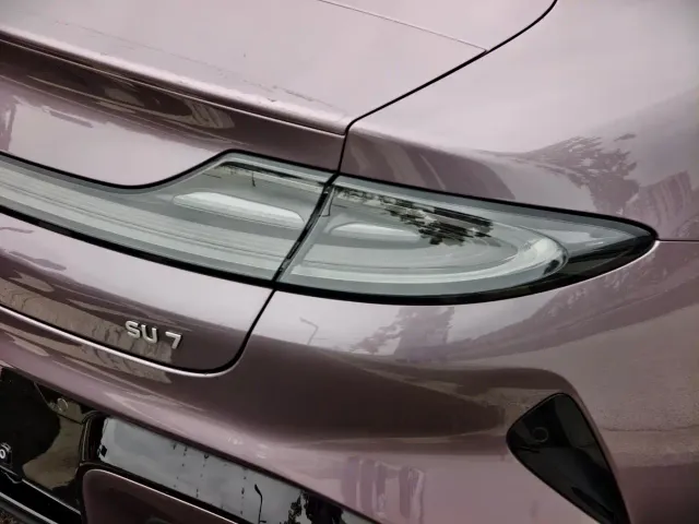 Xiaomi SU7 — Фото автомобиля 10